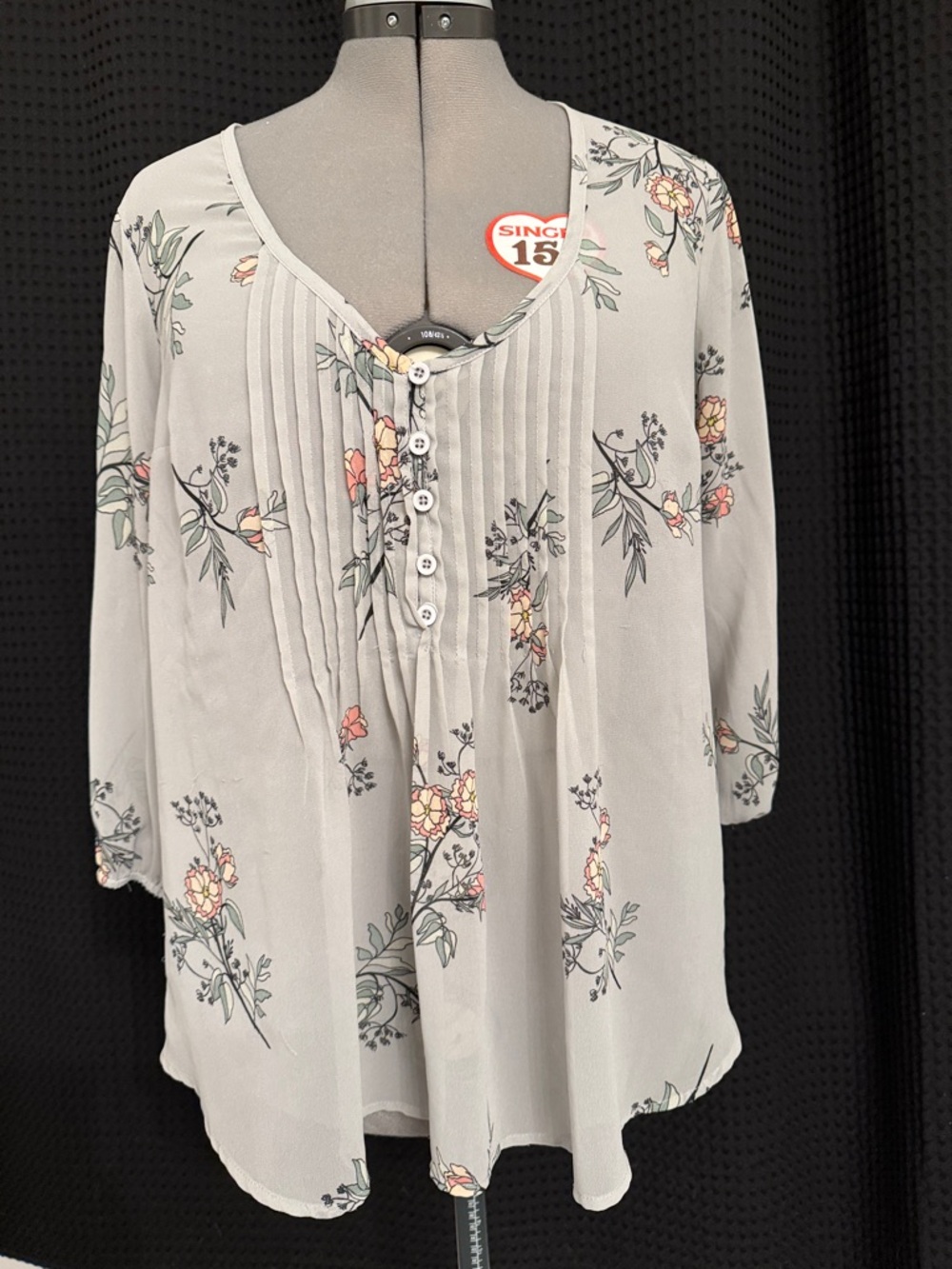 torrid Light Gray Floral Pintuck Henley Tunic